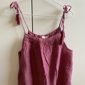 American Eagle - Size Medium